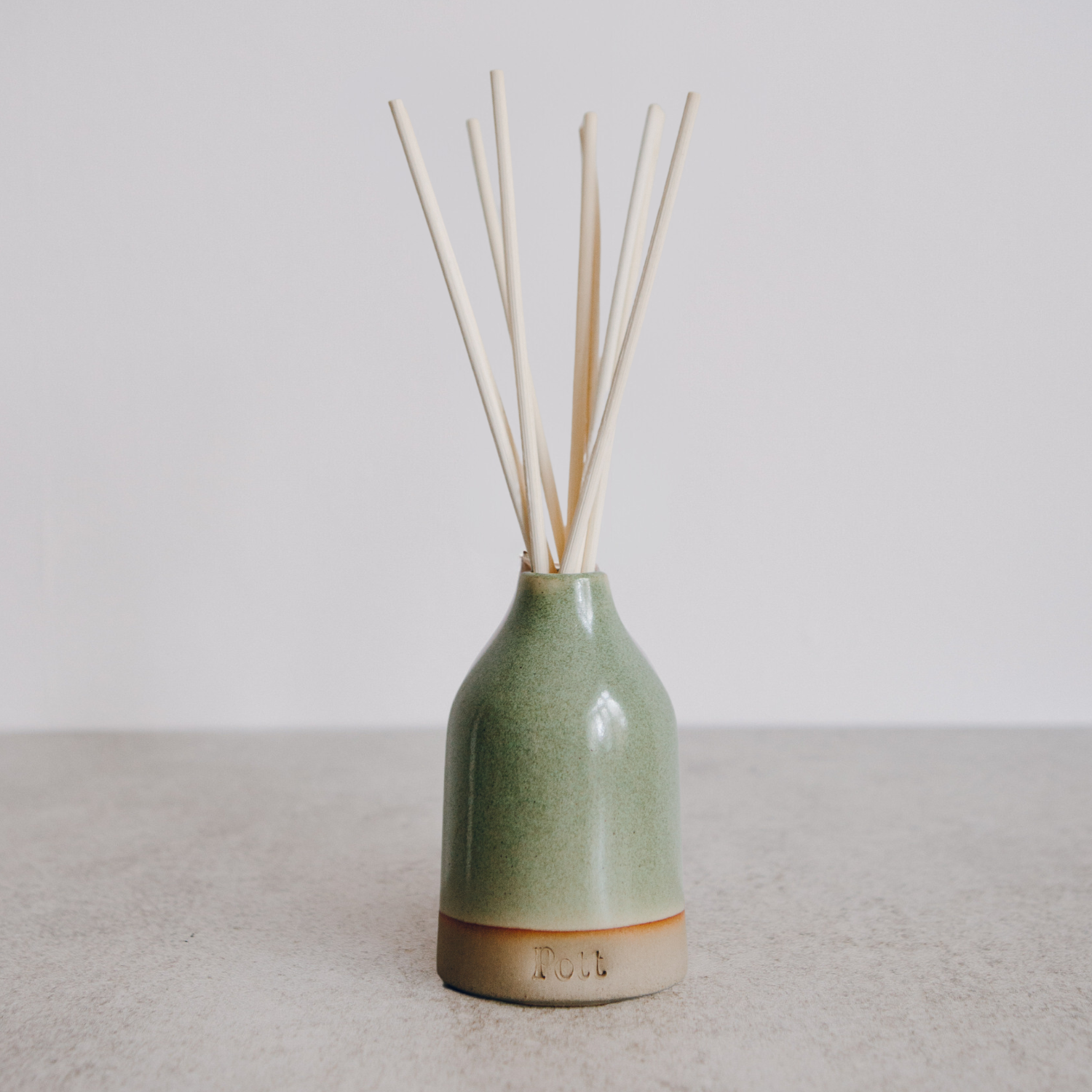 Refillable Diffusers for Summer